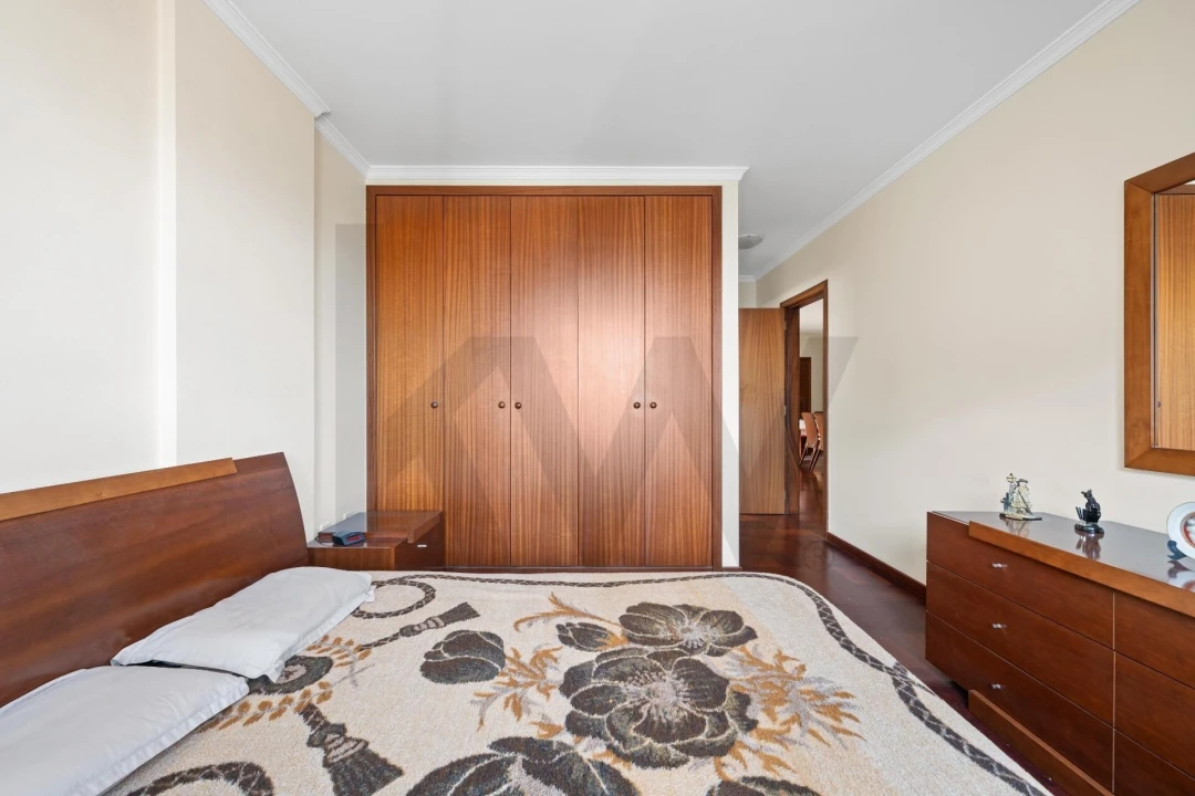 Apartamento T3 para Venda em Caniço Foto 11