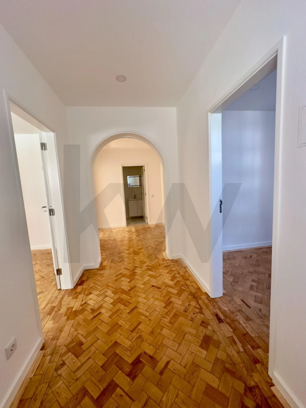 Apartamento T2 para Arrendamento em Santo Antonio dos Olivais Foto 2