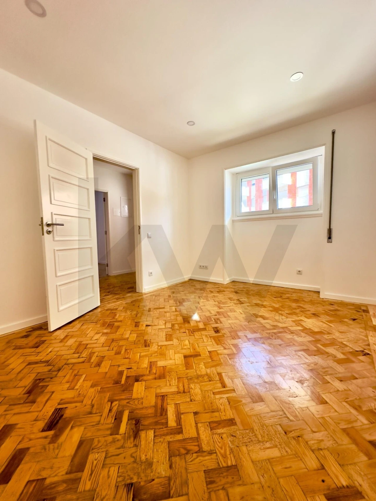 Apartamento T2 para Arrendamento em Santo Antonio dos Olivais Foto 14