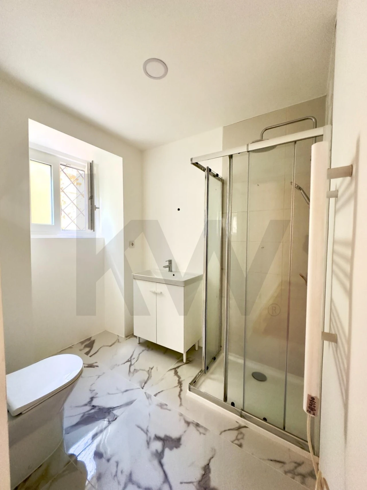 Apartamento T2 para Arrendamento em Santo Antonio dos Olivais Foto 7