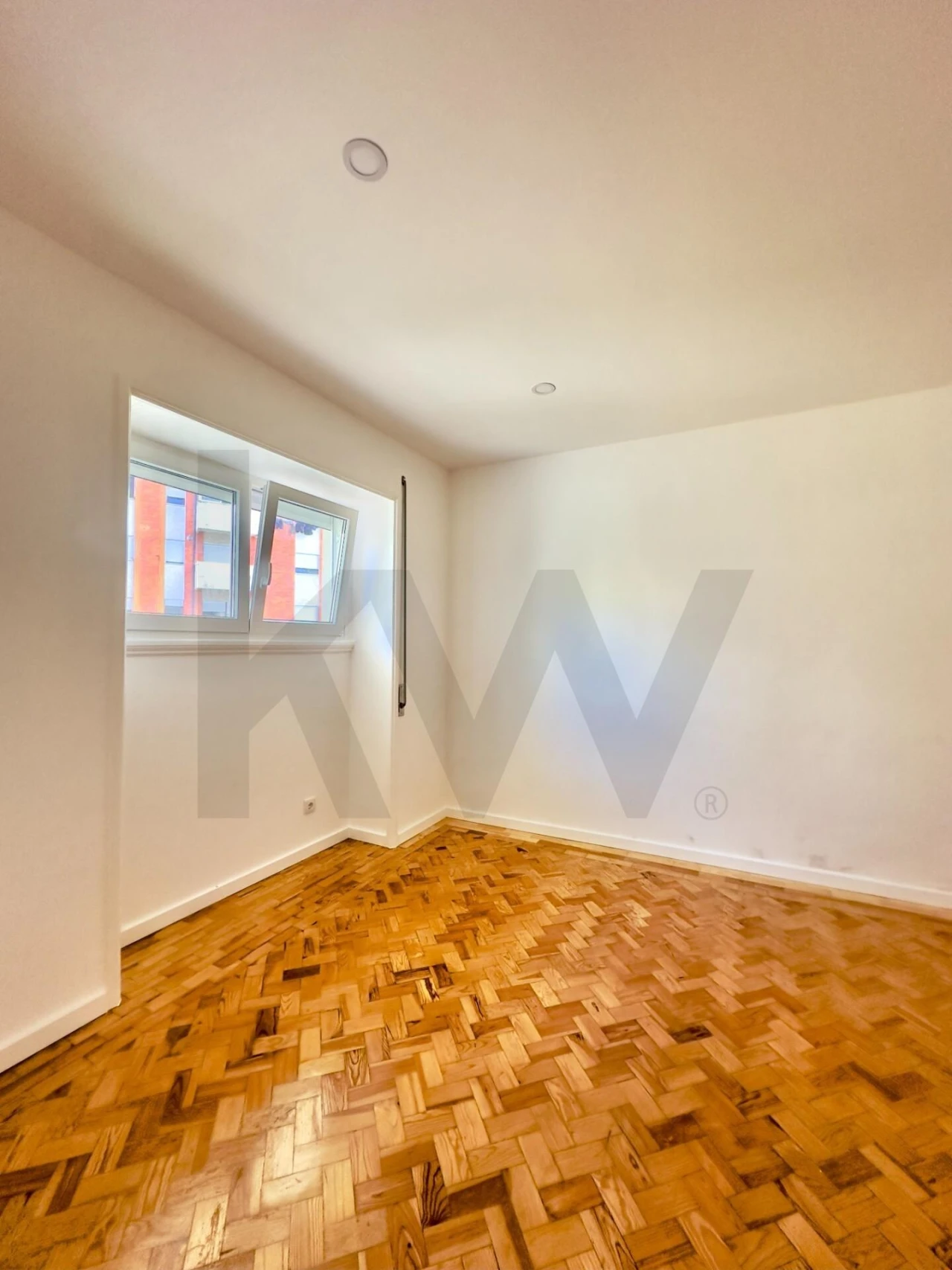 Apartamento T2 para Arrendamento em Santo Antonio dos Olivais Foto 12