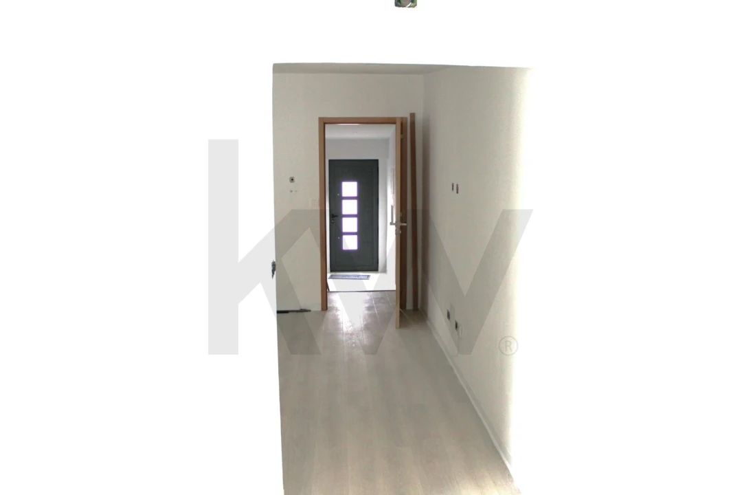 Moradia T2 para Venda em Aguiar Foto 9