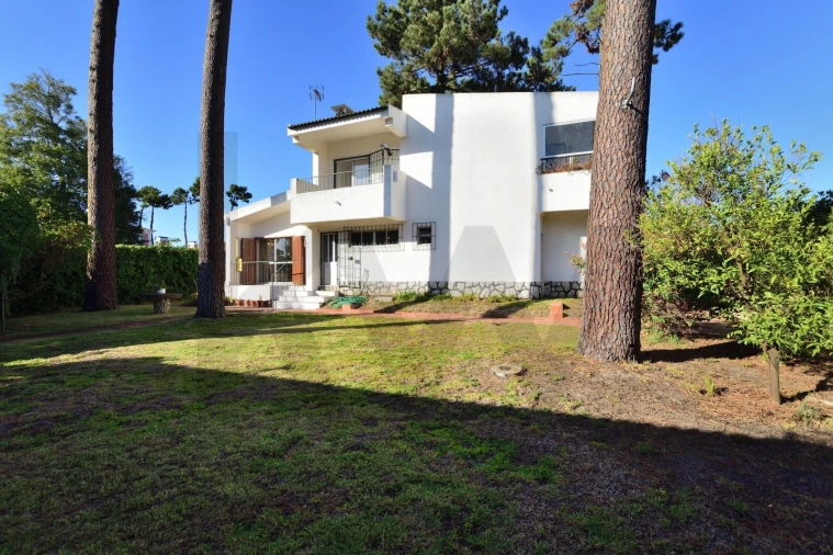 Moradia T4 para Venda em Corroios Foto 47