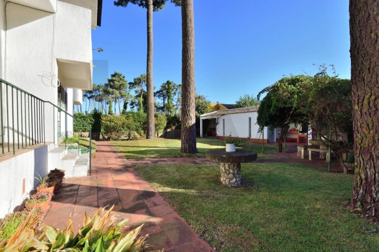 Moradia T4 para Venda em Corroios Foto 48