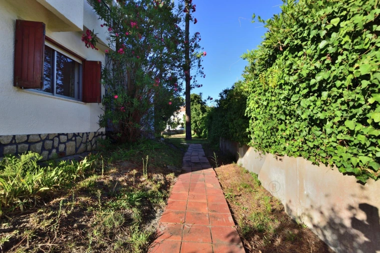 Moradia T4 para Venda em Corroios Foto 54