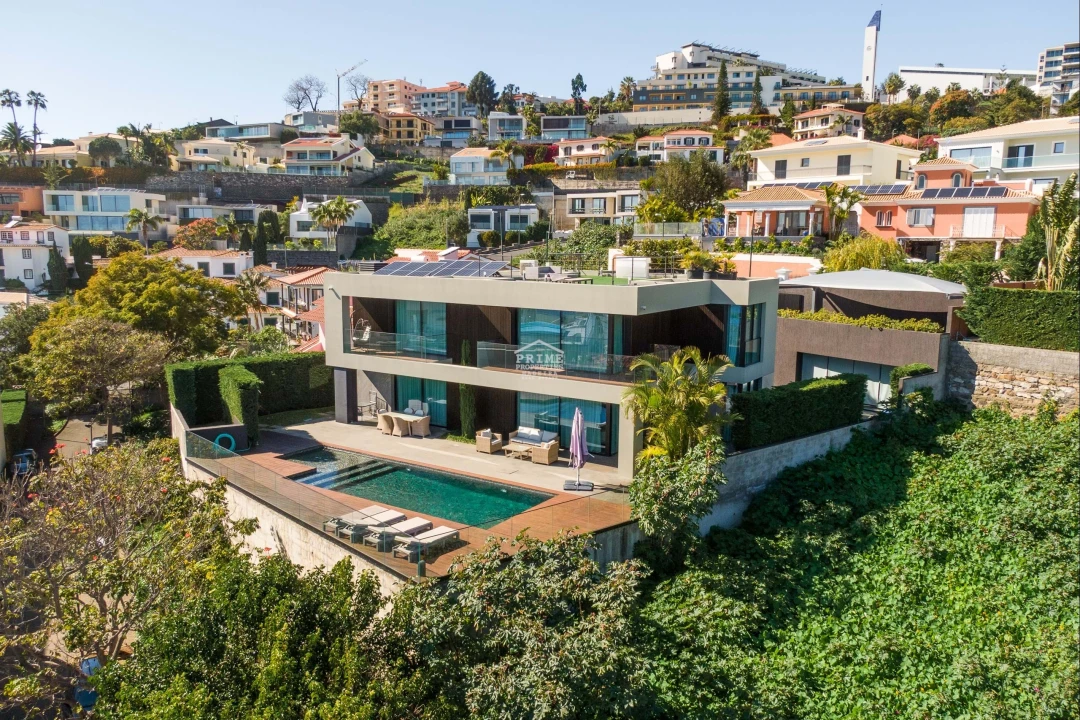 Moradia T4 para Venda em São Martinho Foto 1