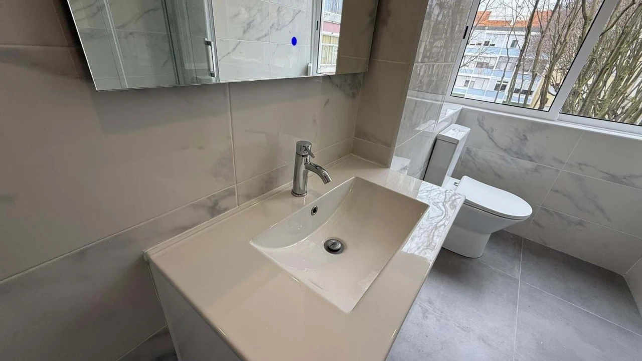 Apartamento T1 para Venda em Águas Livres Foto 9