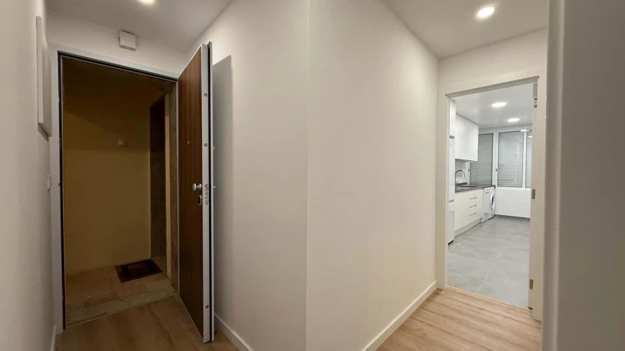 Apartamento T1 para Venda em Águas Livres Foto 5