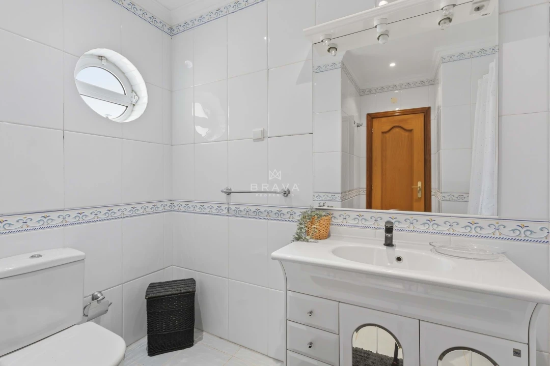 Moradia T4 para Venda em Quarteira Foto 33