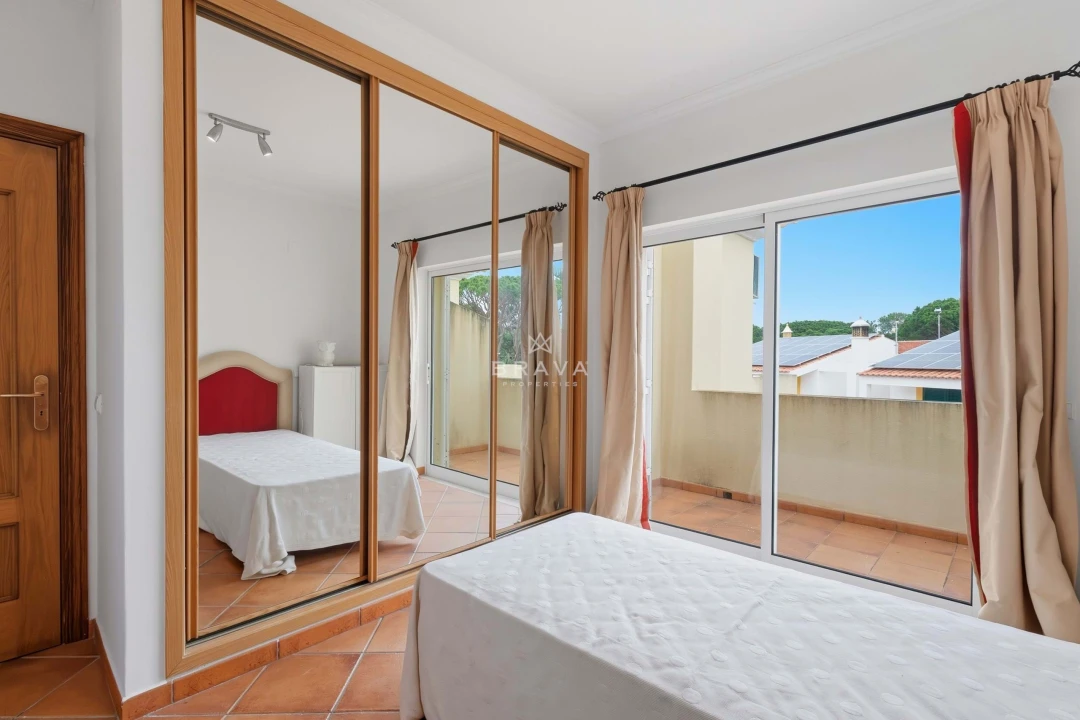 Moradia T4 para Venda em Quarteira Foto 28