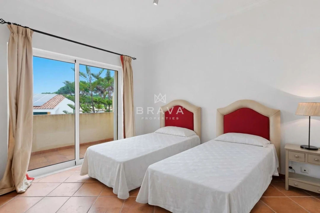 Moradia T4 para Venda em Quarteira Foto 27