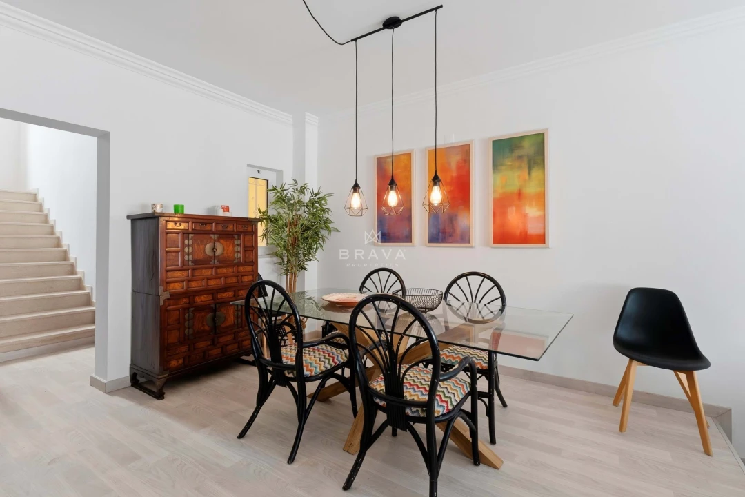 Moradia T4 para Venda em Quarteira Foto 4