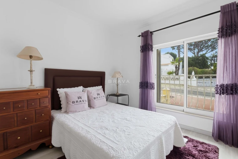 Moradia T4 para Venda em Quarteira Foto 17