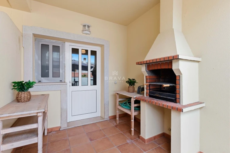 Moradia T4 para Venda em Quarteira Foto 14