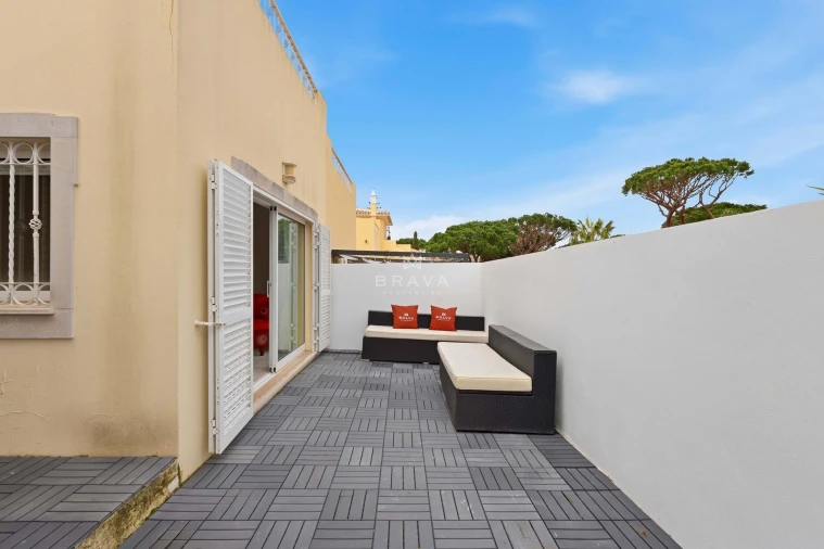 Moradia T4 para Venda em Quarteira Foto 11