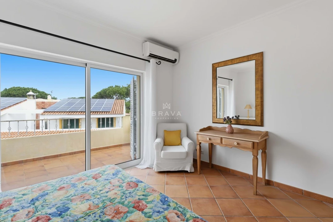 Moradia T4 para Venda em Quarteira Foto 40