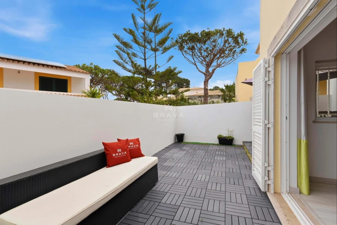 Moradia T4 para Venda em Quarteira Foto 12