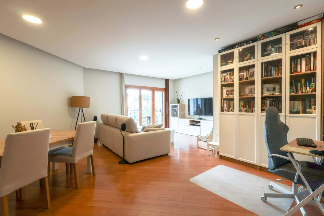 Apartamento T3 para Venda em Ramada e Caneças Foto 3