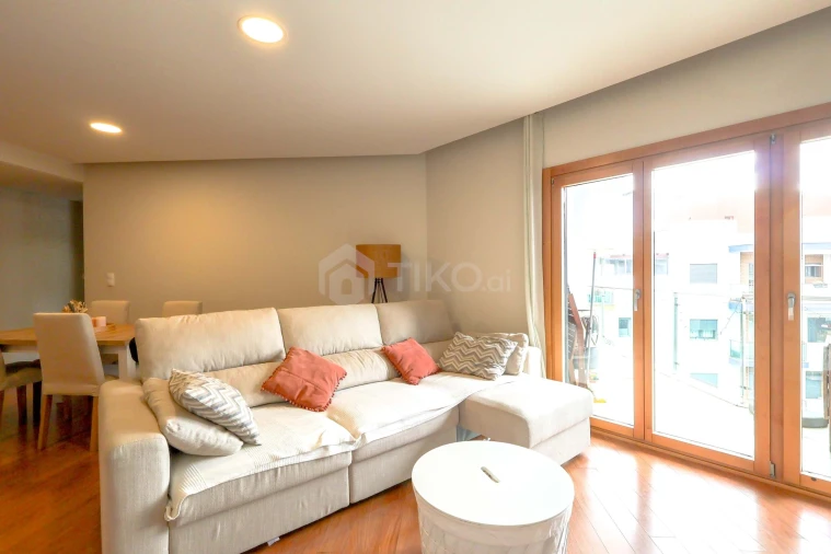 Apartamento T3 para Venda em Ramada e Caneças Foto 2