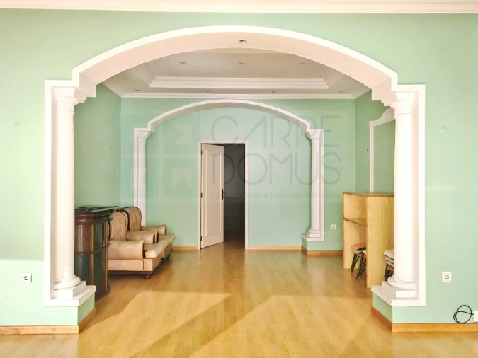 Loja para Arrendamento em Faro (Sé e São Pedro)