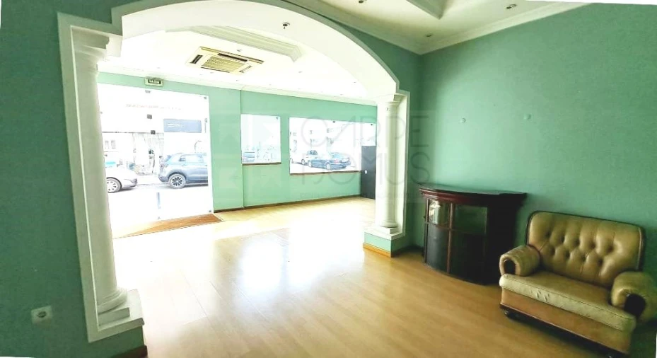 Loja para Arrendamento em Faro (Sé e São Pedro) Foto 11