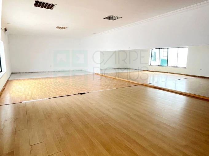 Loja para Arrendamento em Faro (Sé e São Pedro) Foto 3