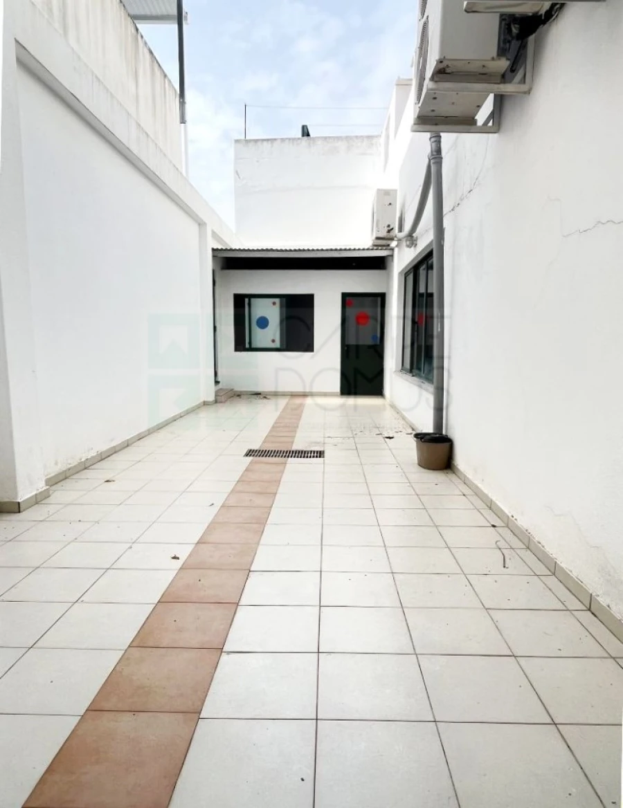 Loja para Arrendamento em Faro (Sé e São Pedro) Foto 6