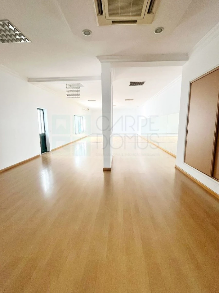 Loja para Arrendamento em Faro (Sé e São Pedro) Foto 16