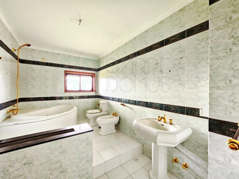 Moradia T5 para Venda em Ruivães e Novais Foto 5