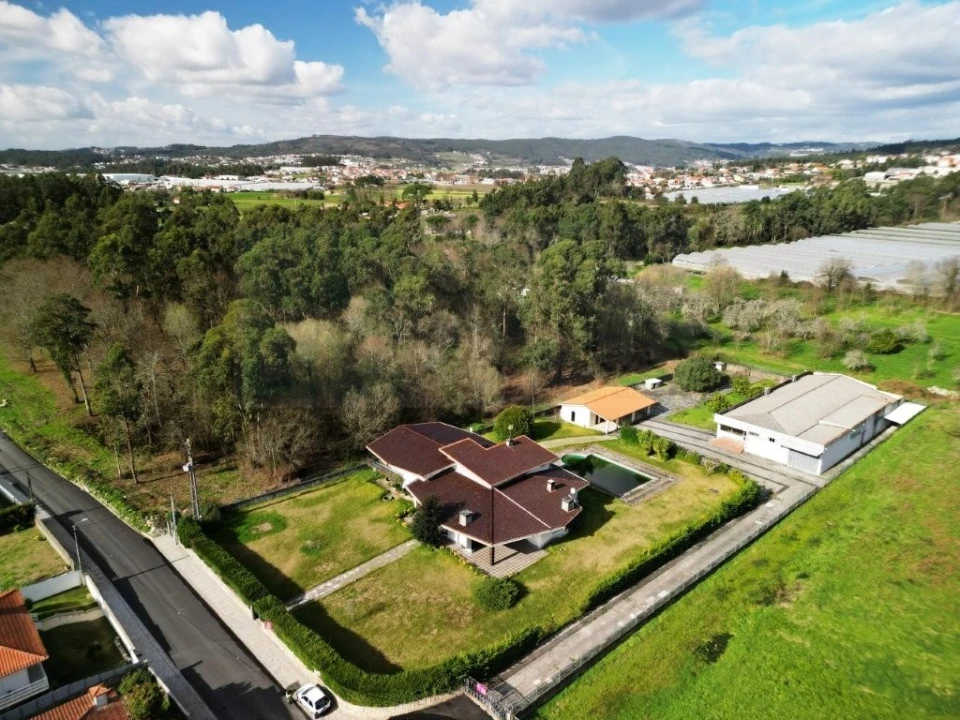 Moradia T5 para Venda em Ruivães e Novais Foto 9