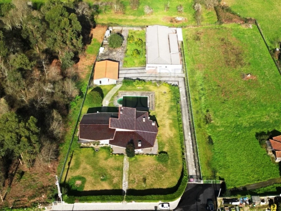 Moradia T5 para Venda em Ruivães e Novais Foto 8