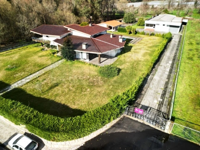 Moradia T5 para Venda em Ruivães e Novais Foto 62