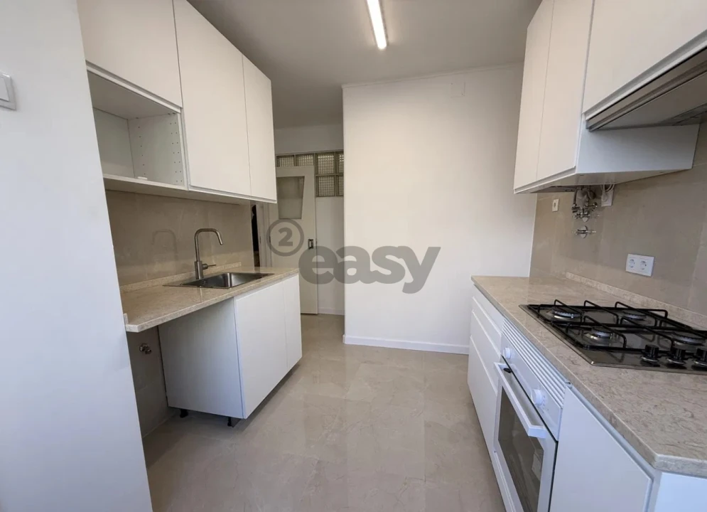 Apartamento T3 para Venda em Águas Livres Foto 1