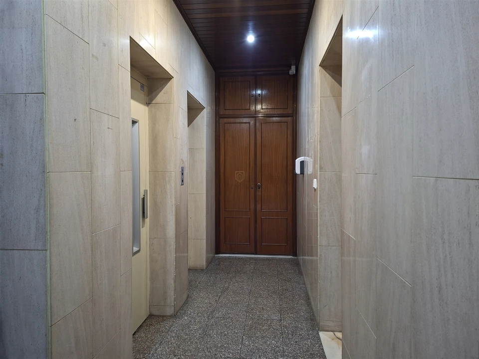 Apartamento T2 para Venda em Mafamude e Vilar do Paraíso Foto 20