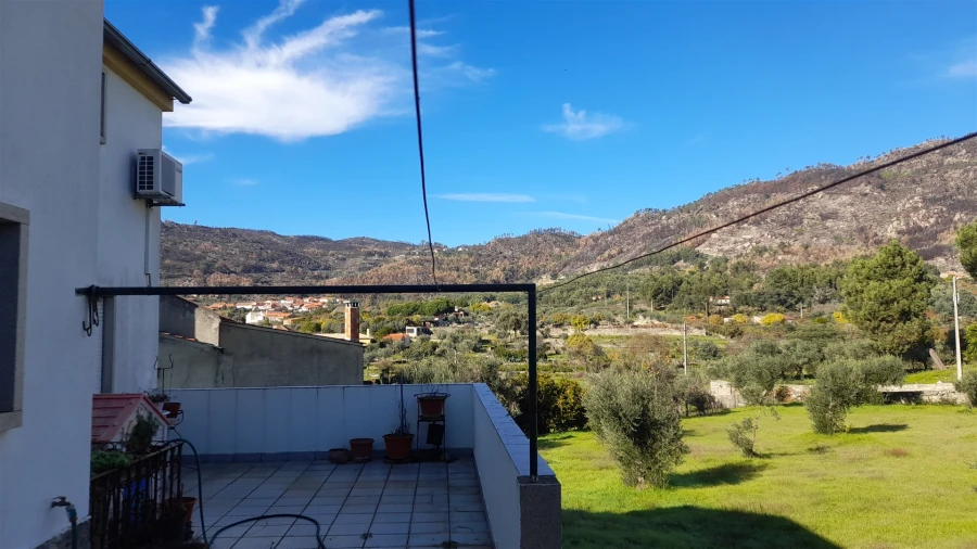 Moradia T6 para Venda em Louriçal do Campo Foto 4