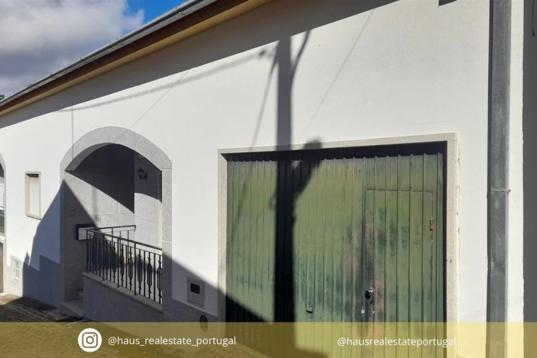 Moradia T6 para Venda em Louriçal do Campo Foto 1