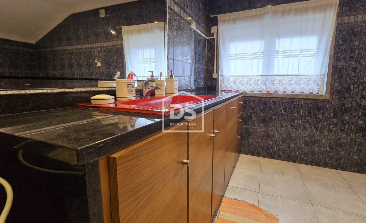 Moradia T5 para Venda em Sabugal e Aldeia de Santo António Foto 42