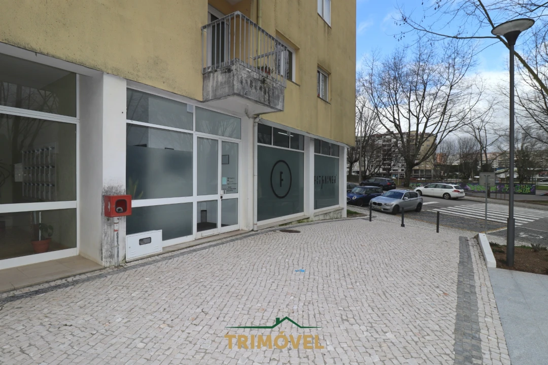 Loja para Venda em São João da Madeira Foto 19