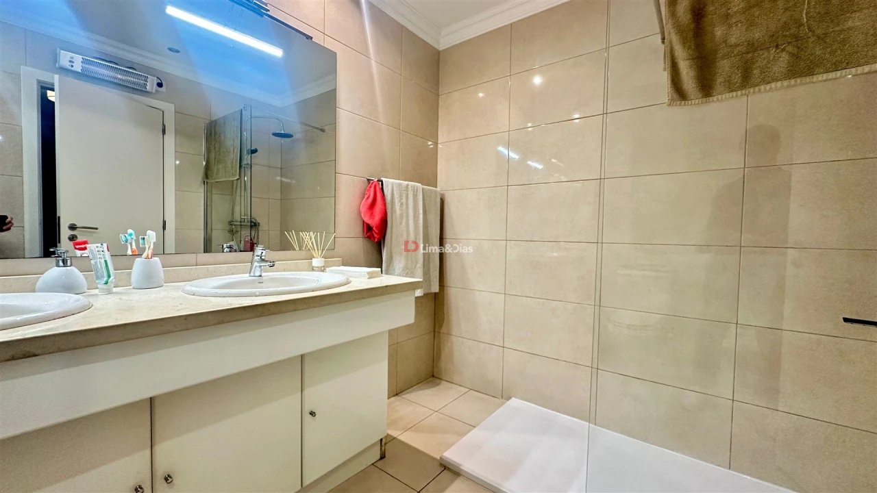 Apartamento T2 para Venda em Gulpilhares e Valadares Foto 4