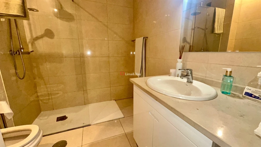 Apartamento T2 para Venda em Gulpilhares e Valadares Foto 6