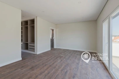 Moradia T5 para Venda em Azeitão (São Lourenço e São Simão)