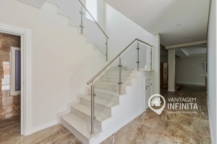 Moradia T5 para Venda em Azeitão (São Lourenço e São Simão) Foto 8