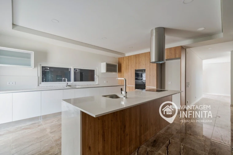 Moradia T5 para Venda em Azeitão (São Lourenço e São Simão) Foto 5