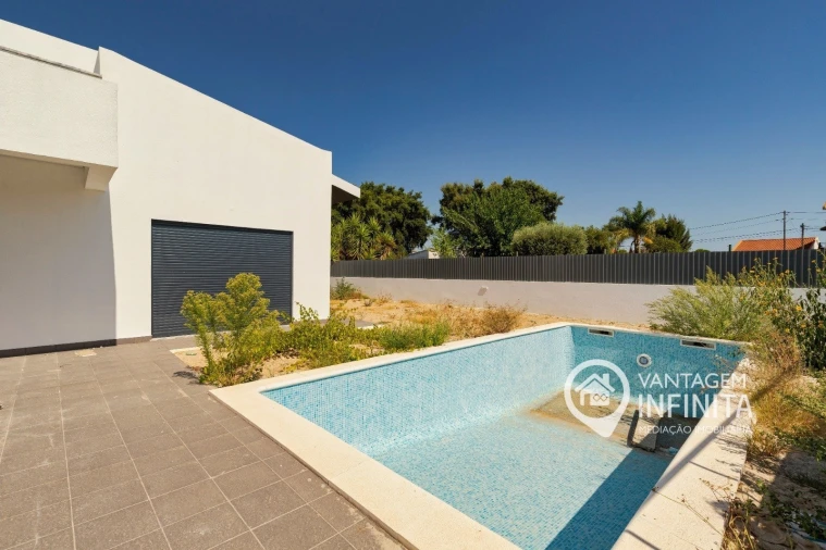 Moradia T5 para Venda em Azeitão (São Lourenço e São Simão) Foto 3