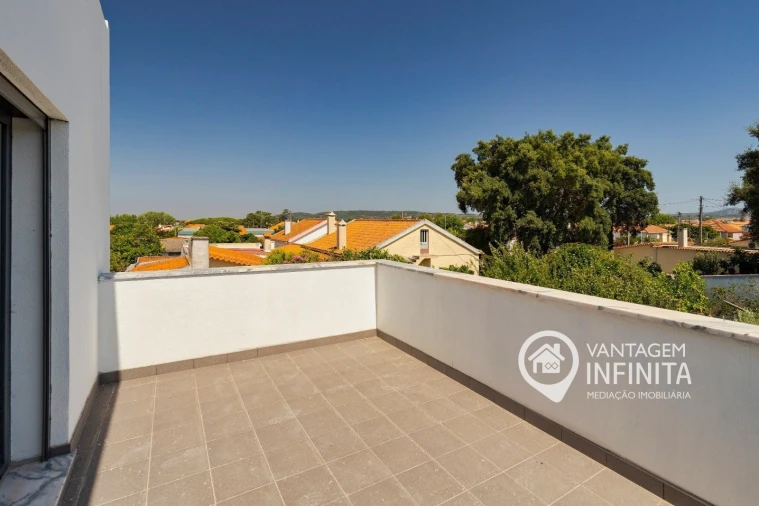 Moradia T5 para Venda em Azeitão (São Lourenço e São Simão) Foto 10