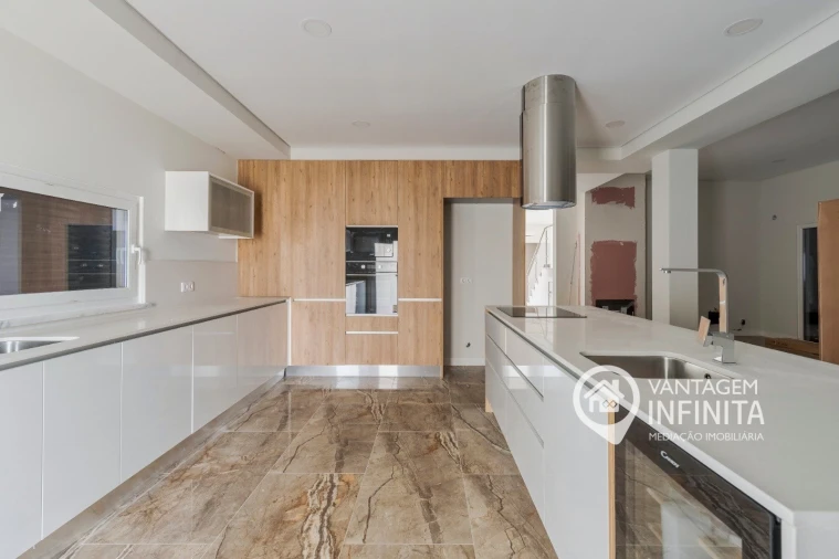 Moradia T5 para Venda em Azeitão (São Lourenço e São Simão) Foto 4