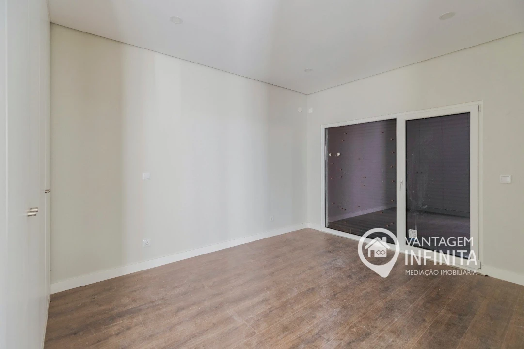 Moradia T5 para Venda em Azeitão (São Lourenço e São Simão) Foto 19