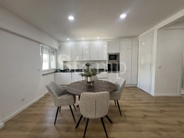 Apartamento T3 para Venda em Benfica