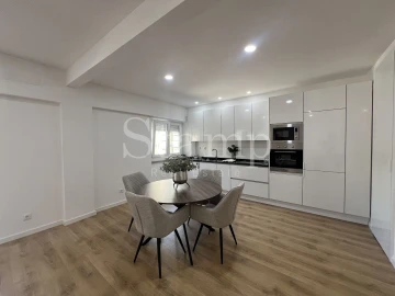 Apartamento T3 para Venda em Benfica