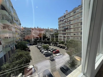 Apartamento T3 para Venda em Benfica